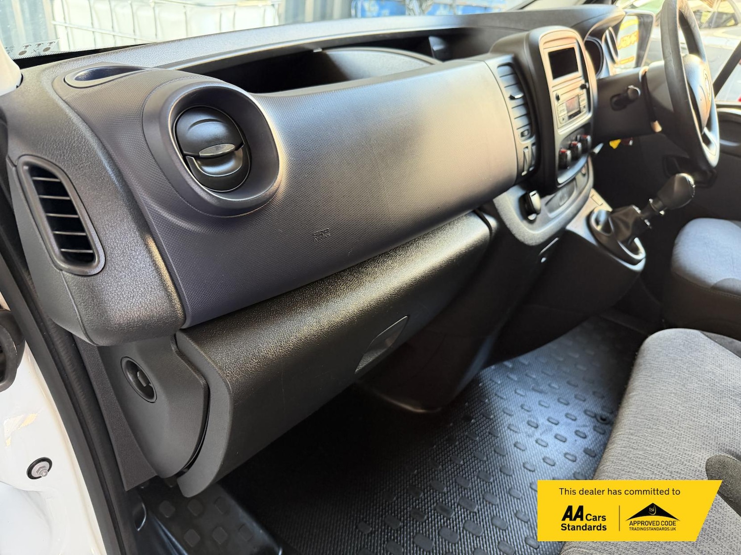 Used Vauxhall Vivaro 2017 for sale - 77640931: Photo 26