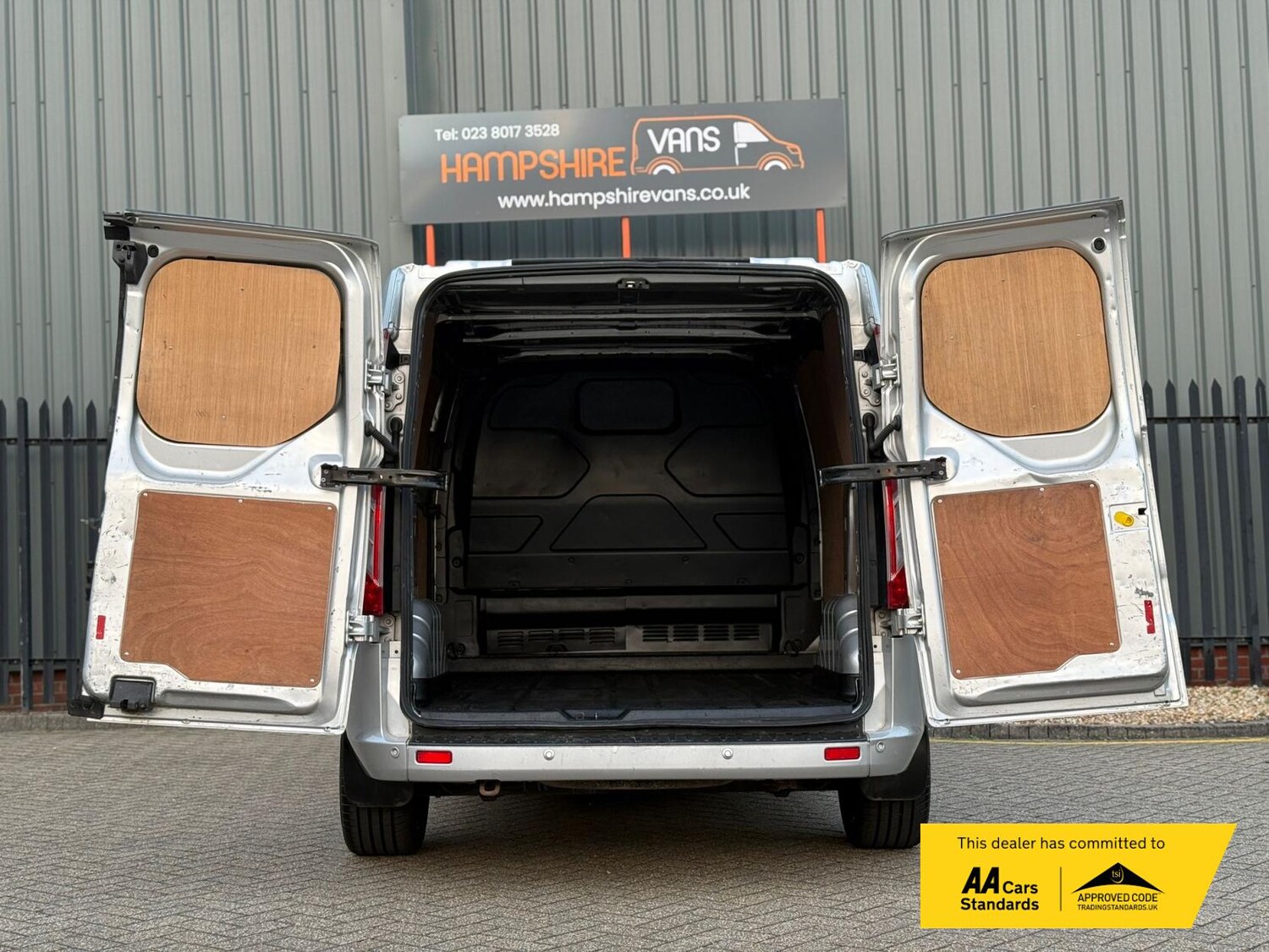 Used Ford Transit Custom 2015 for sale - 75985534: Photo 21
