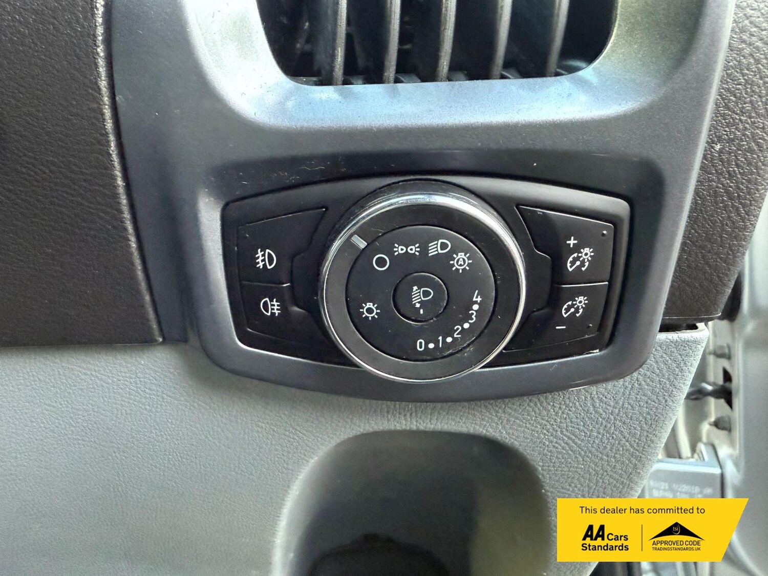 Used Ford Transit Custom 2015 for sale - 75985534: Photo 47