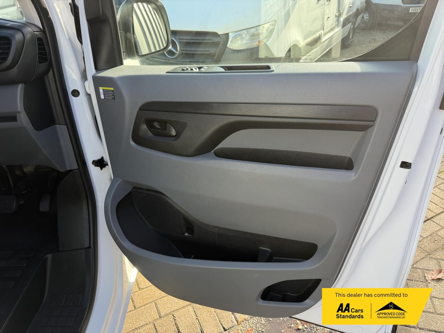 Used Peugeot e-Expert 2022 for sale - 75426904: Photo 43