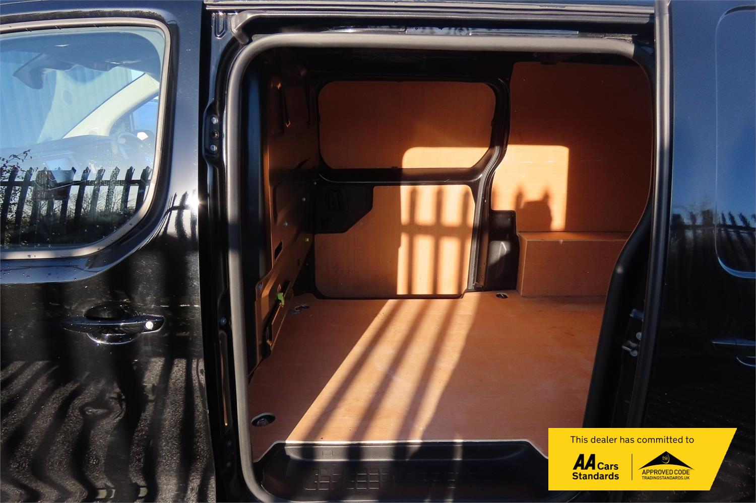 Used Vauxhall Vivaro 2023 for sale - 77141002: Photo 10