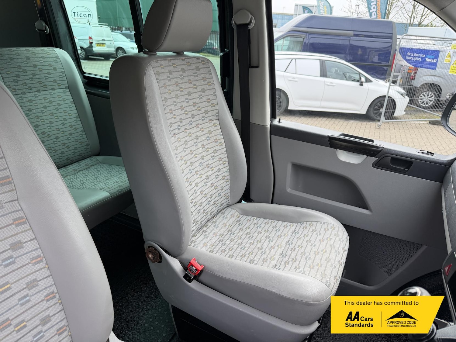 Used Volkswagen Transporter 2010 for sale - 77220474: Photo 14