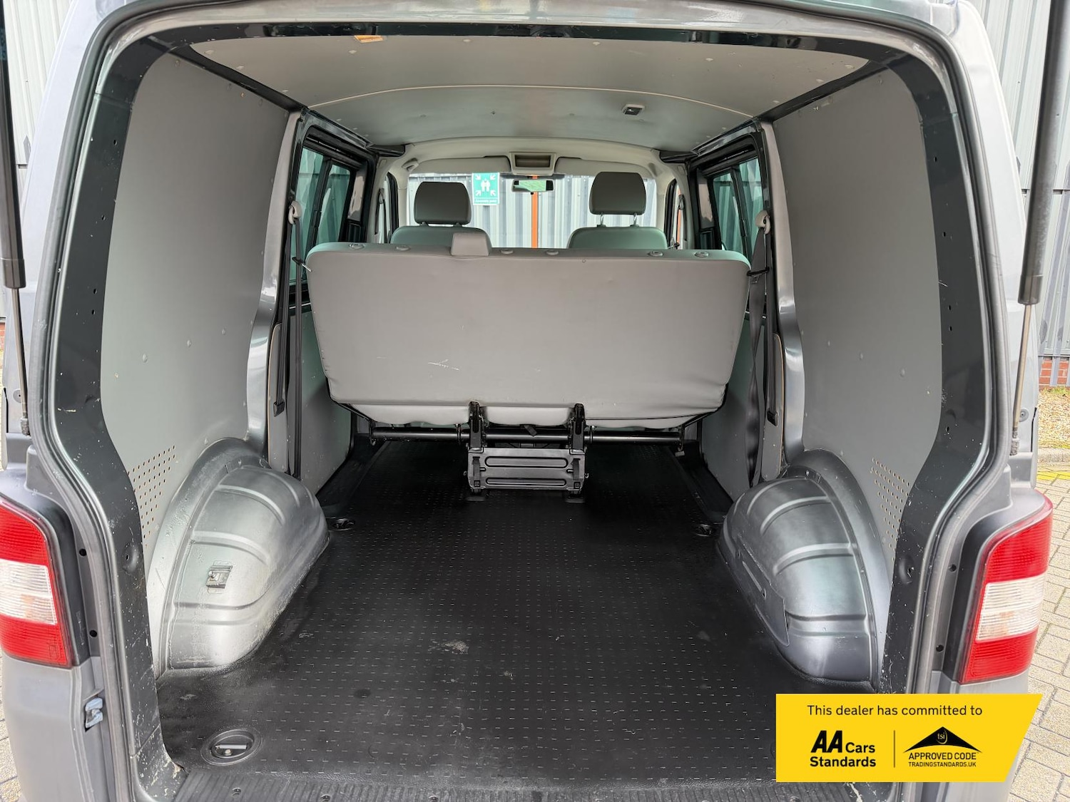 Used Volkswagen Transporter 2010 for sale - 77220474: Photo 21