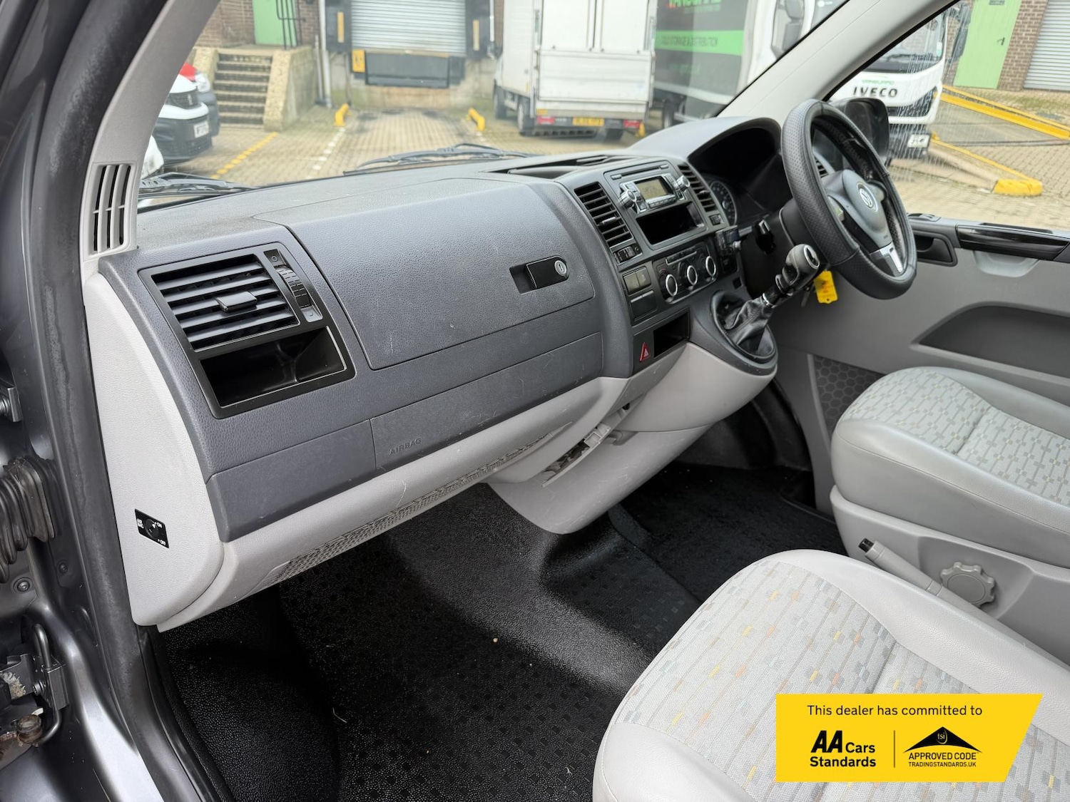 Used Volkswagen Transporter 2010 for sale - 77220474: Photo 25
