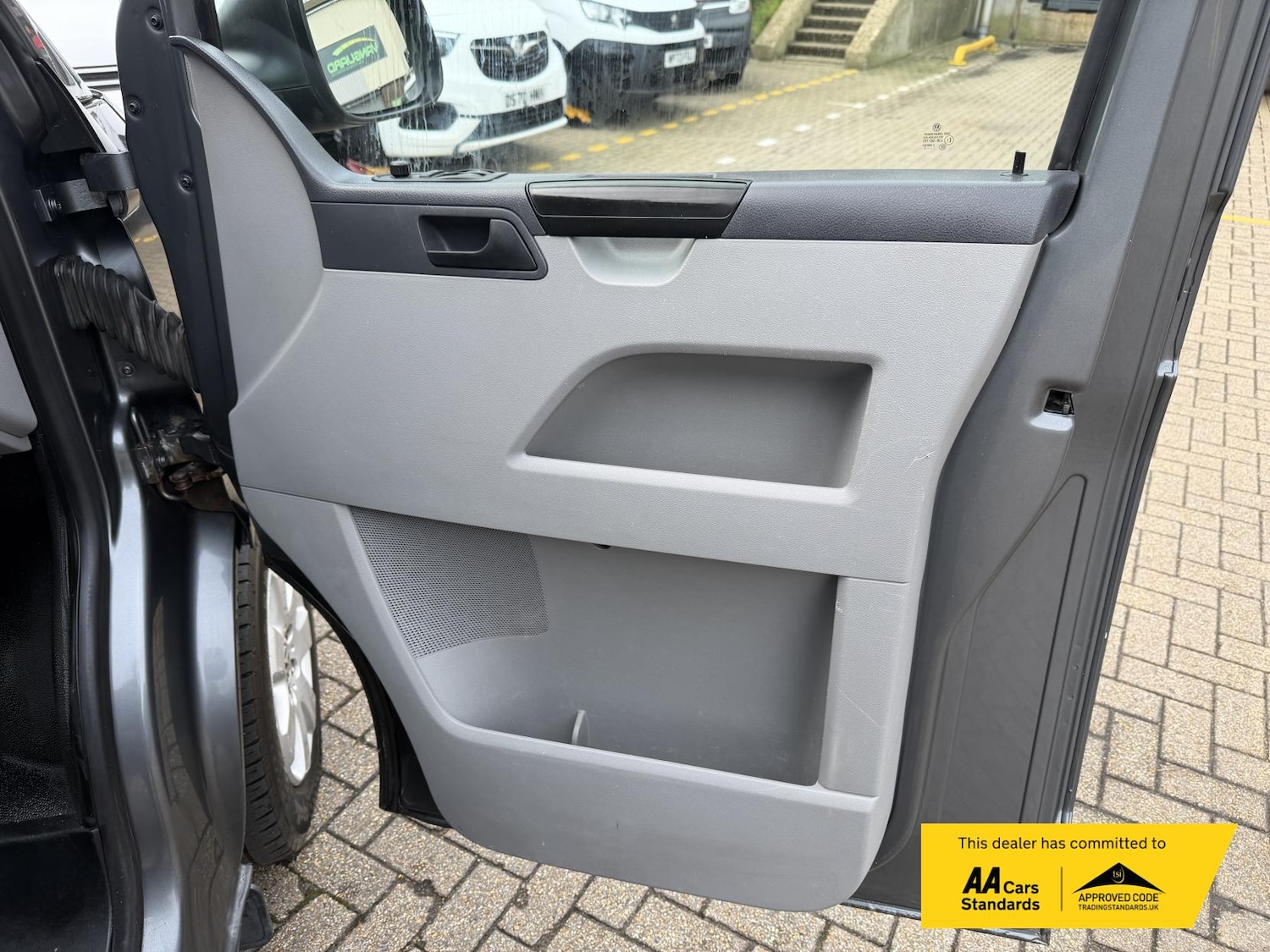 Used Volkswagen Transporter 2010 for sale - 77220474: Photo 37