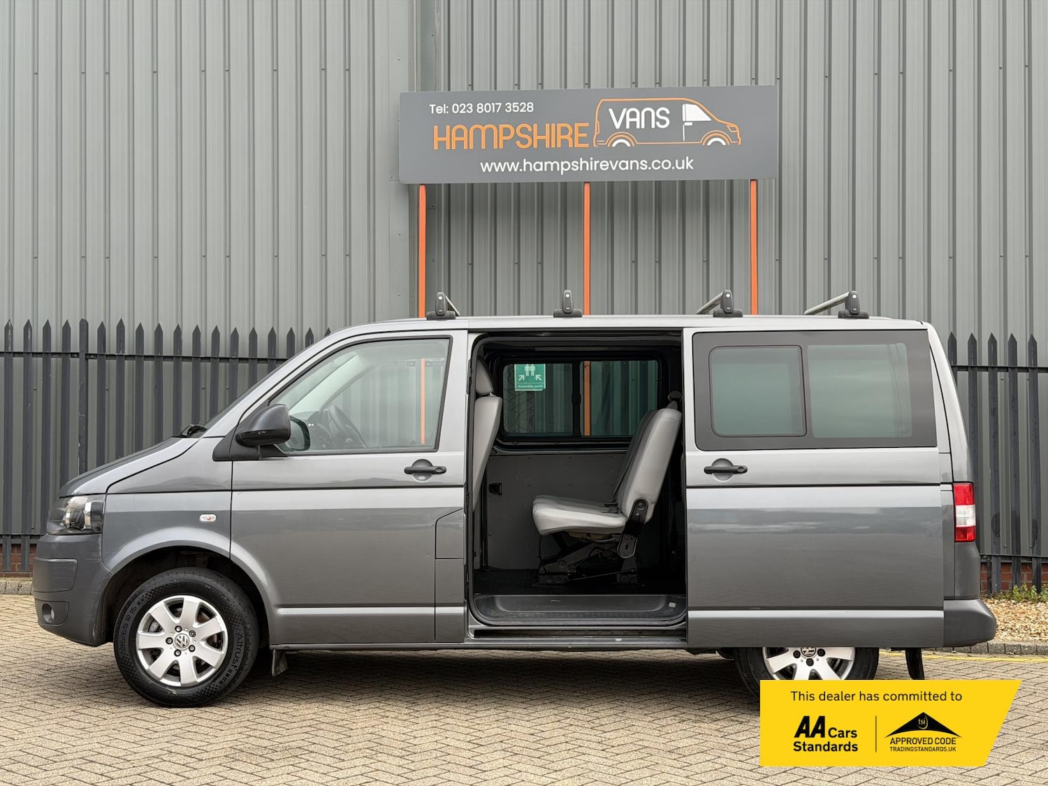 Used Volkswagen Transporter 2010 for sale - 77220474: Photo 8