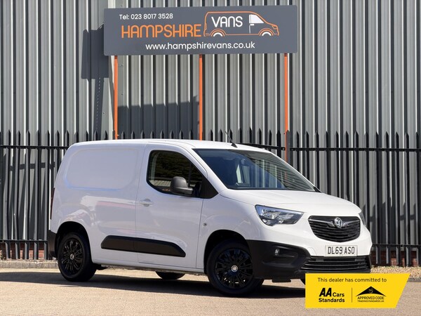 Used Vauxhall Combo 2019 for sale - 76038263: Photo 1