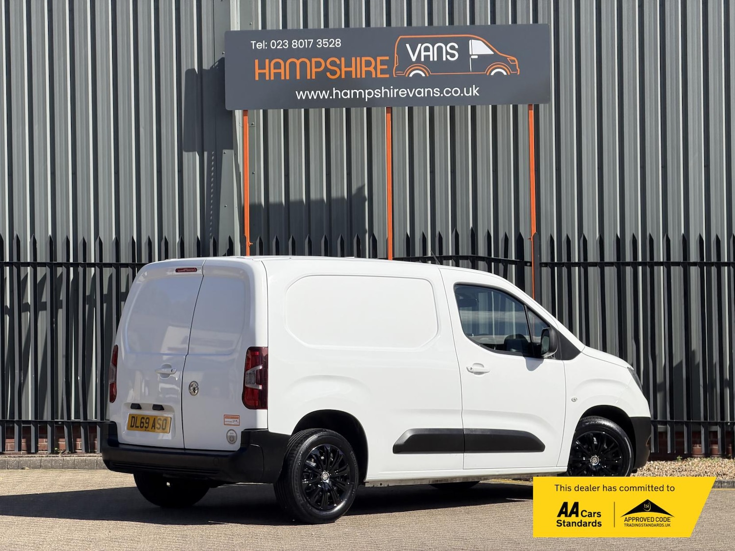 Used Vauxhall Combo 2019 for sale - 76038263: Photo 3