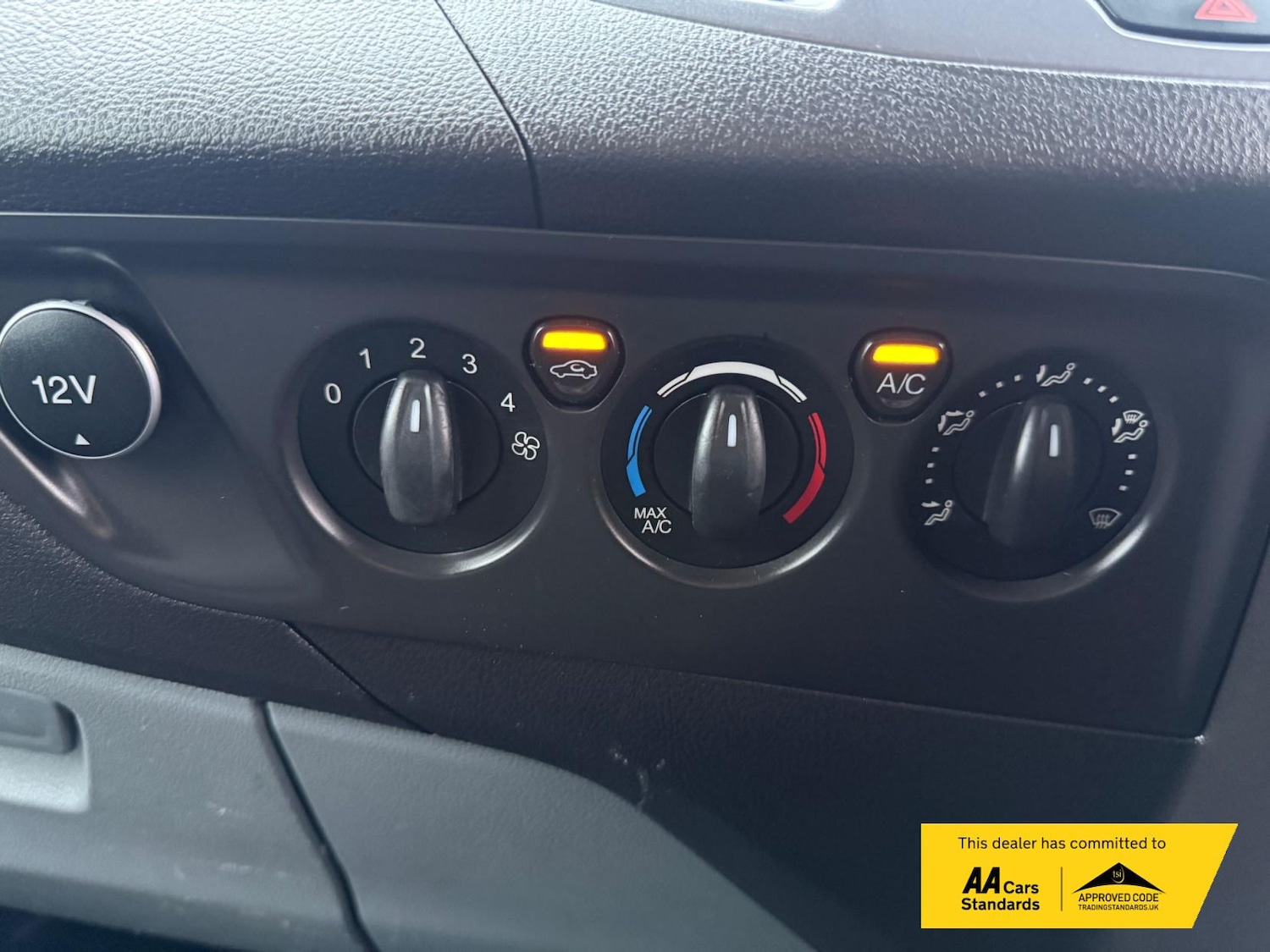 Used Ford Transit Custom 2017 for sale - 77563420: Photo 32