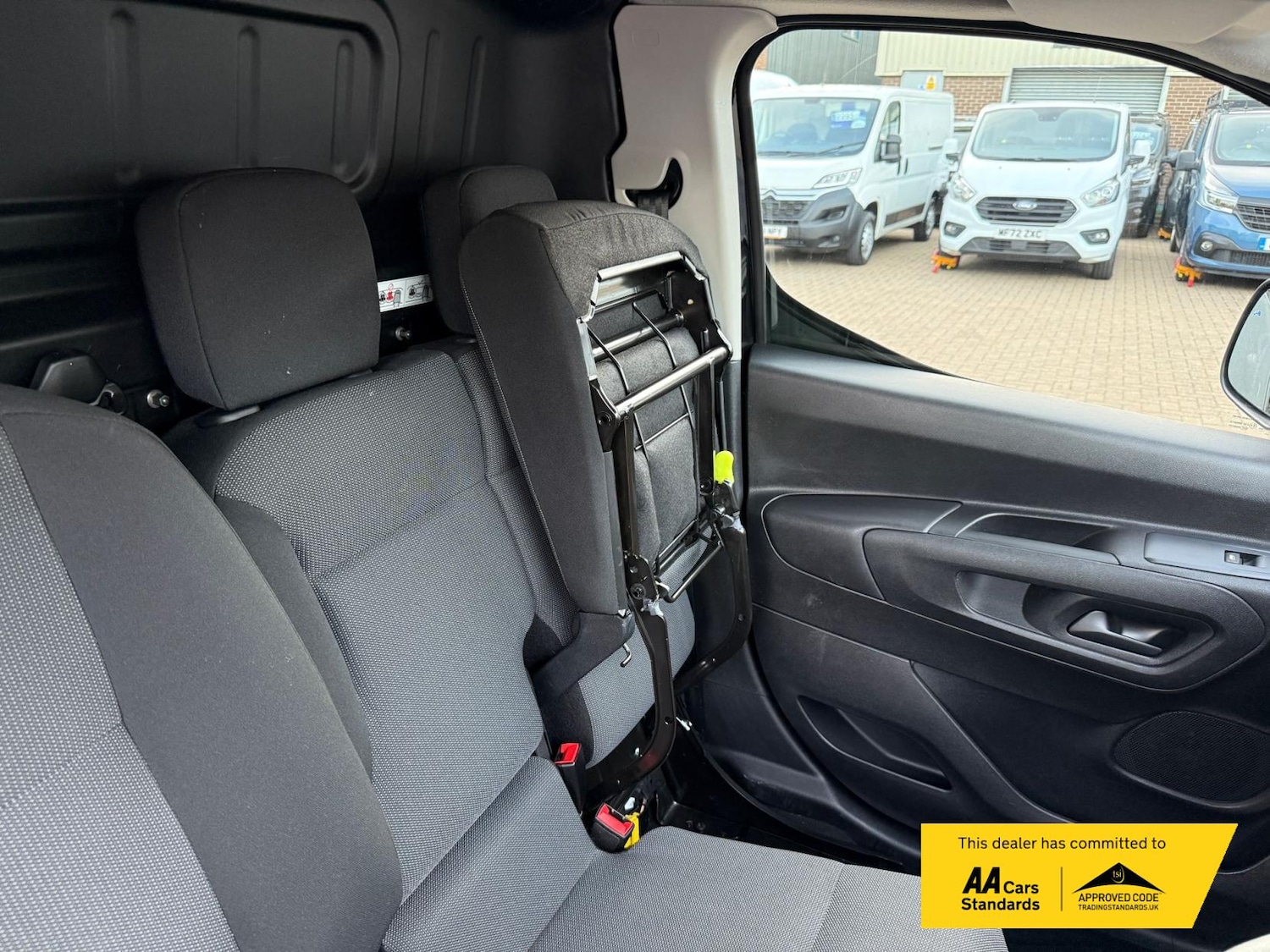 Used Vauxhall Combo Electric 2023 for sale - 75914684: Photo 32