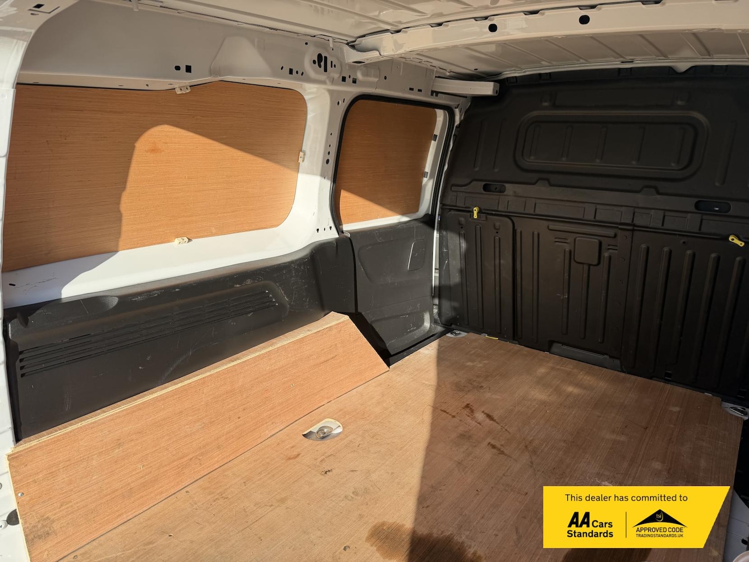 Used Peugeot Partner 2023 for sale - 76603325: Photo 28