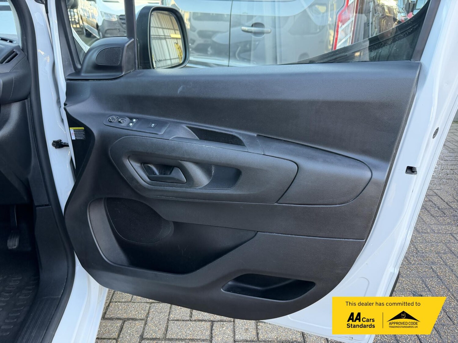 Used Peugeot Partner 2023 for sale - 76603325: Photo 37