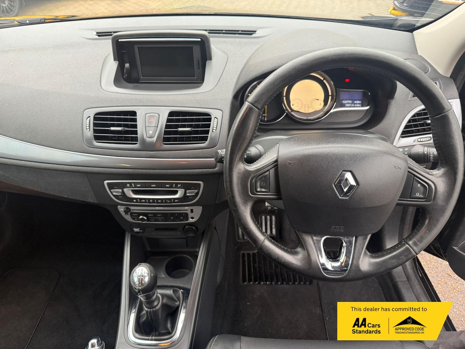 Used Renault Megane 2015 for sale - 77248164: Photo 25