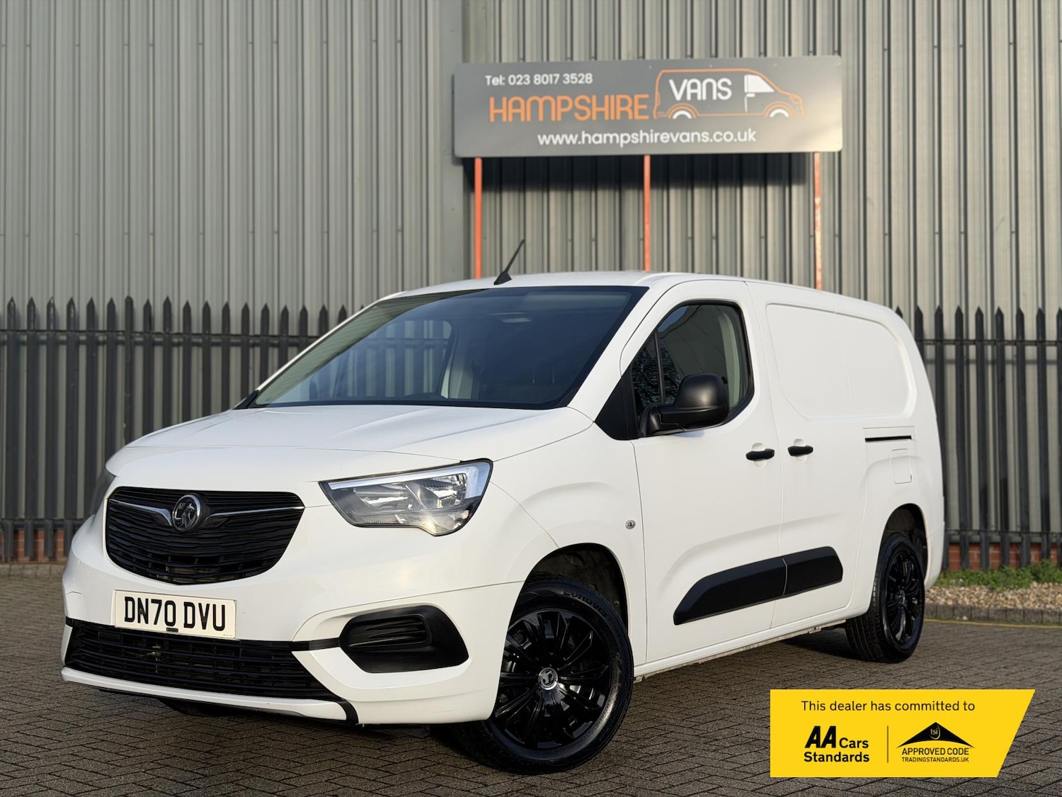 Used Vauxhall Combo 2020 for sale - 76557324: Photo 2