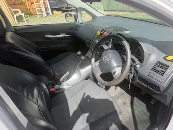 Used Toyota Auris 2010 for sale - 79570182: Photo