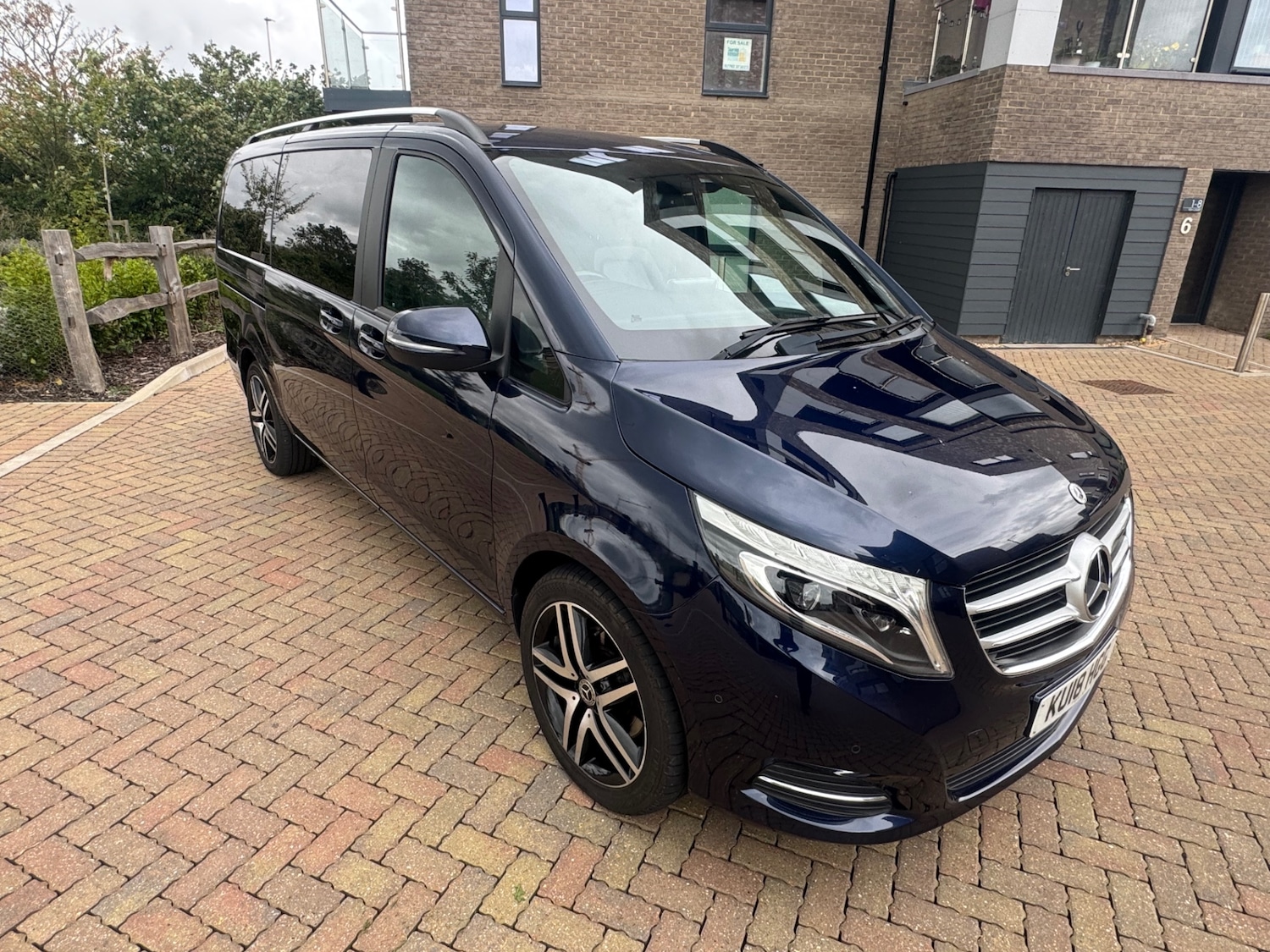 Used Mercedes-Benz V-Class 2018 for sale - 76918739: Photo 2