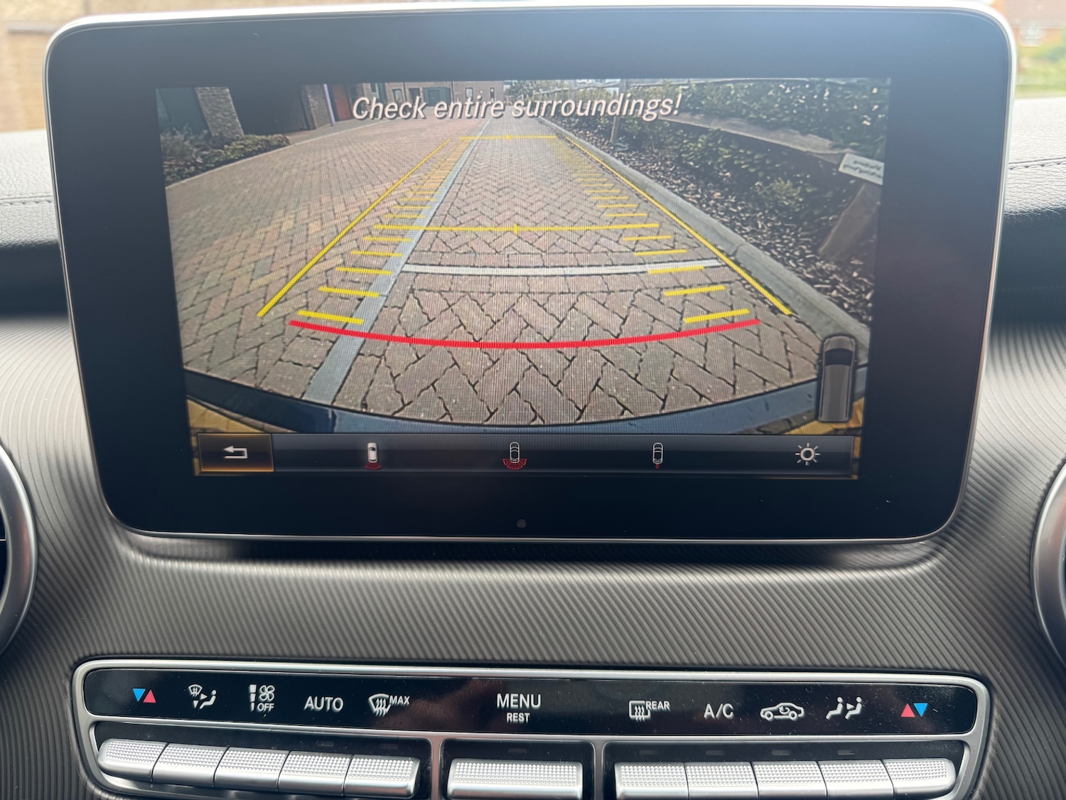 Used Mercedes-Benz V-Class 2018 for sale - 76918739: Photo 21