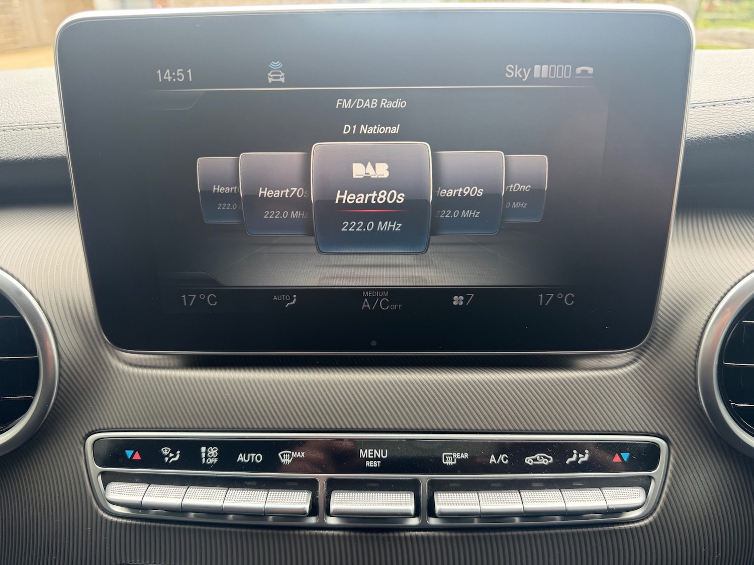 Used Mercedes-Benz V-Class 2018 for sale - 76918739: Photo 24