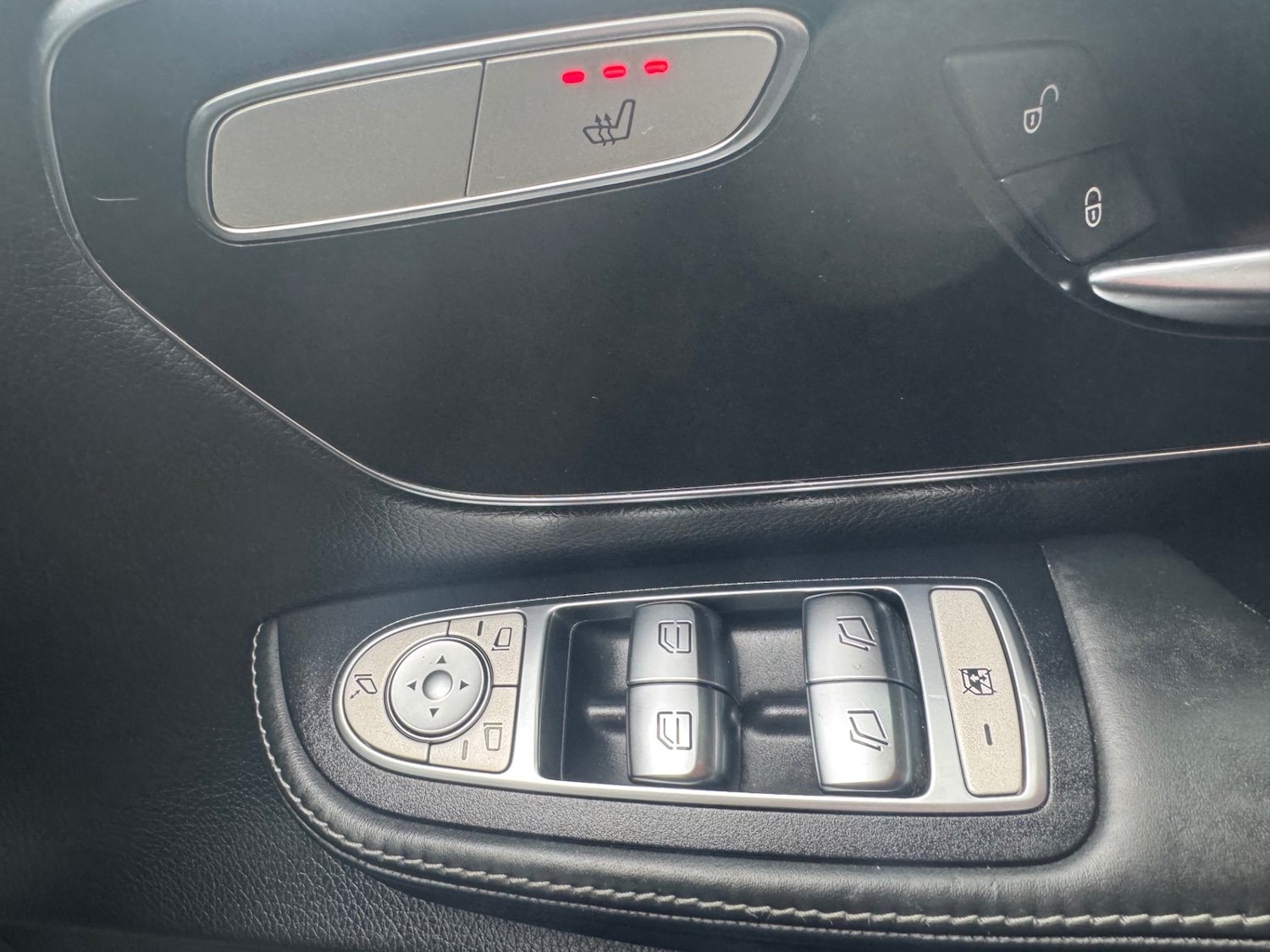 Used Mercedes-Benz V-Class 2018 for sale - 76918739: Photo 25