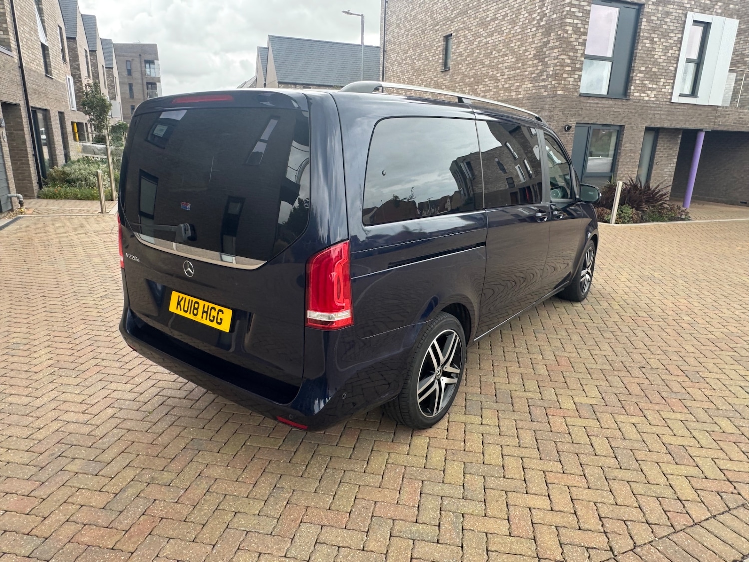 Used Mercedes-Benz V-Class 2018 for sale - 76918739: Photo 9