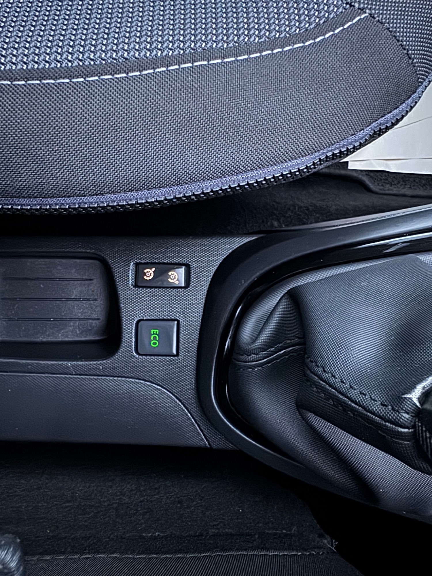 Used Renault Captur 2015 for sale - 77145190: Photo 33