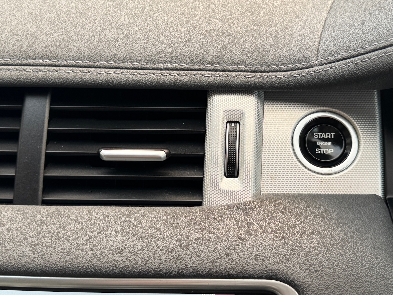 Used Land Rover Range Rover Evoque 2017 for sale - 76904750: Photo 17