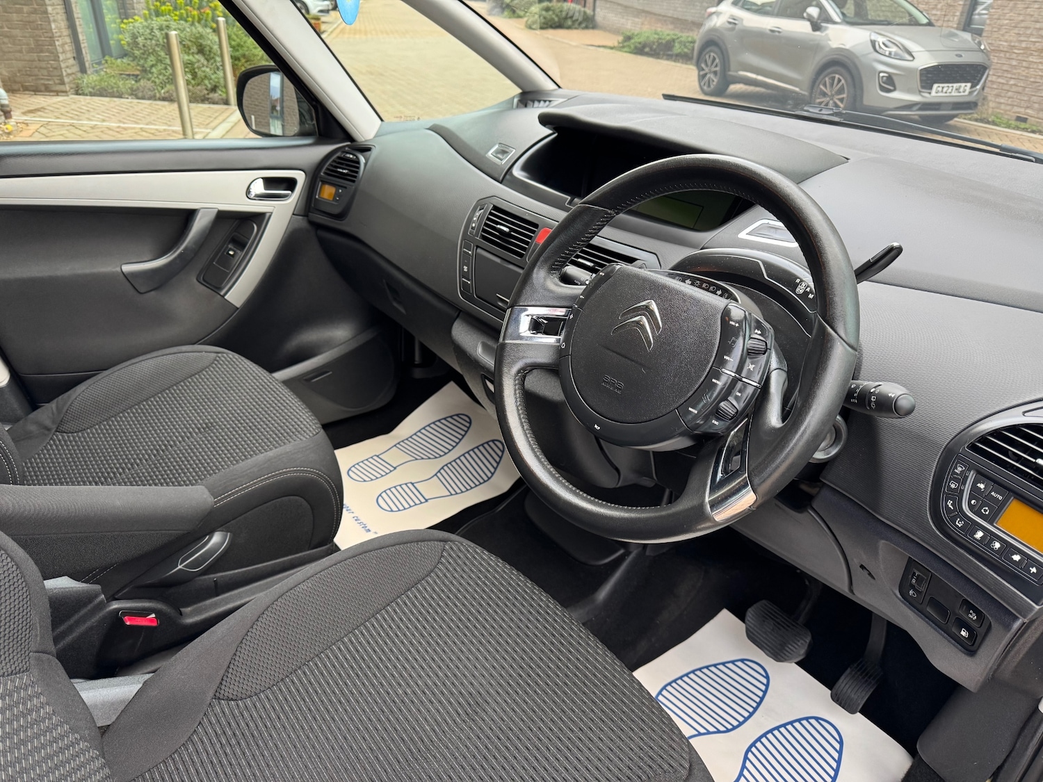 Used Citroen Grand C4 Picasso 2011 for sale - 77613685: Photo 13