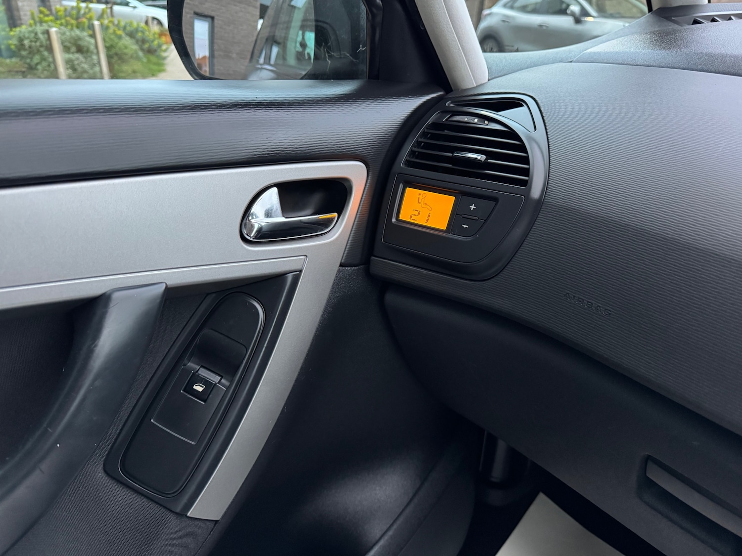 Used Citroen Grand C4 Picasso 2011 for sale - 77613685: Photo 19