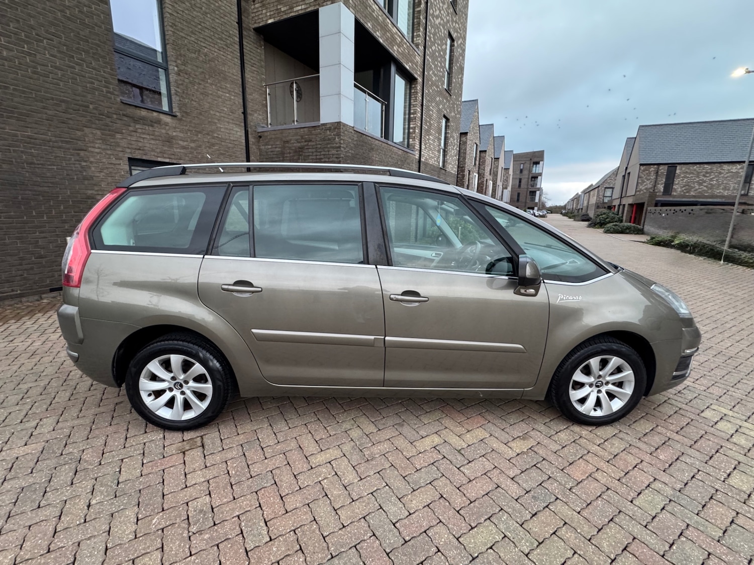 Used Citroen Grand C4 Picasso 2011 for sale - 77613685: Photo 2