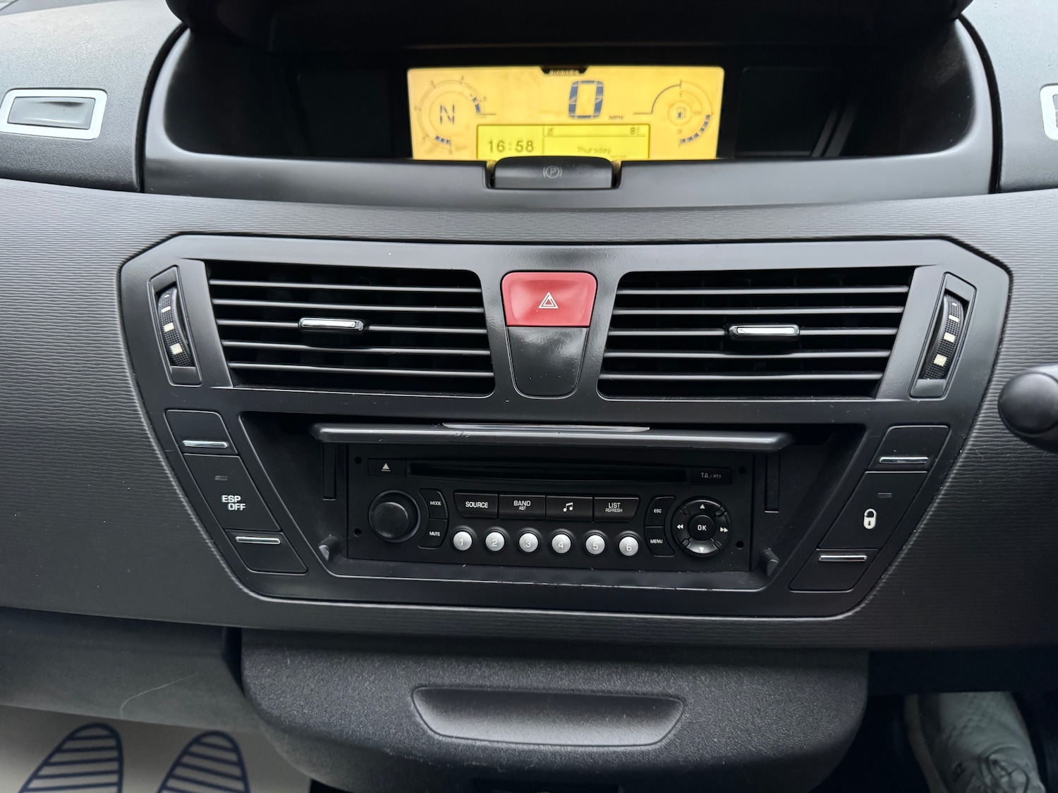 Used Citroen Grand C4 Picasso 2011 for sale - 77613685: Photo 22