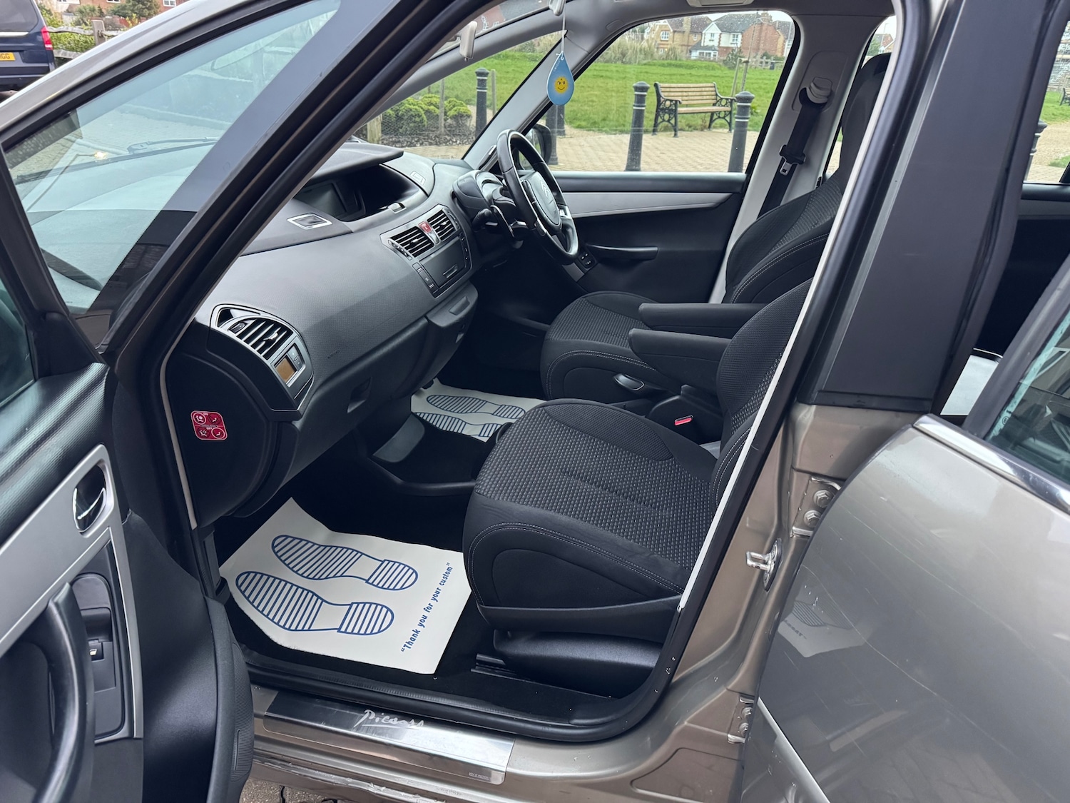 Used Citroen Grand C4 Picasso 2011 for sale - 77613685: Photo 8