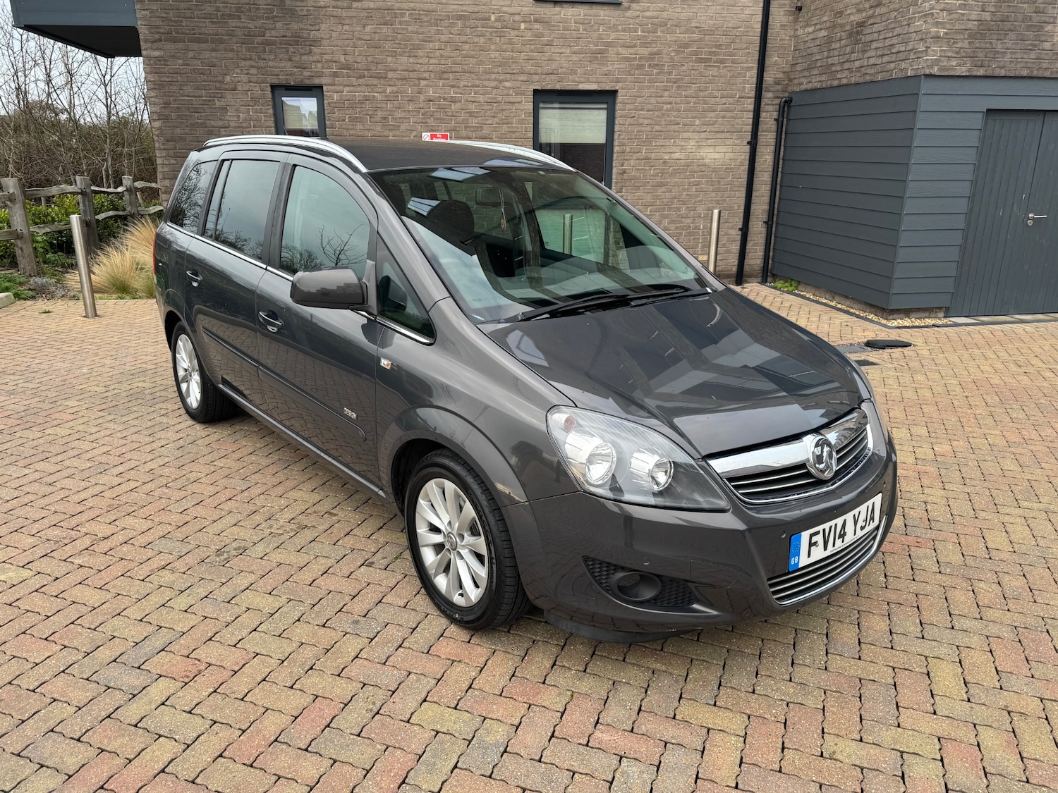 Used Vauxhall Zafira 2014 for sale - 77254076: Photo 3