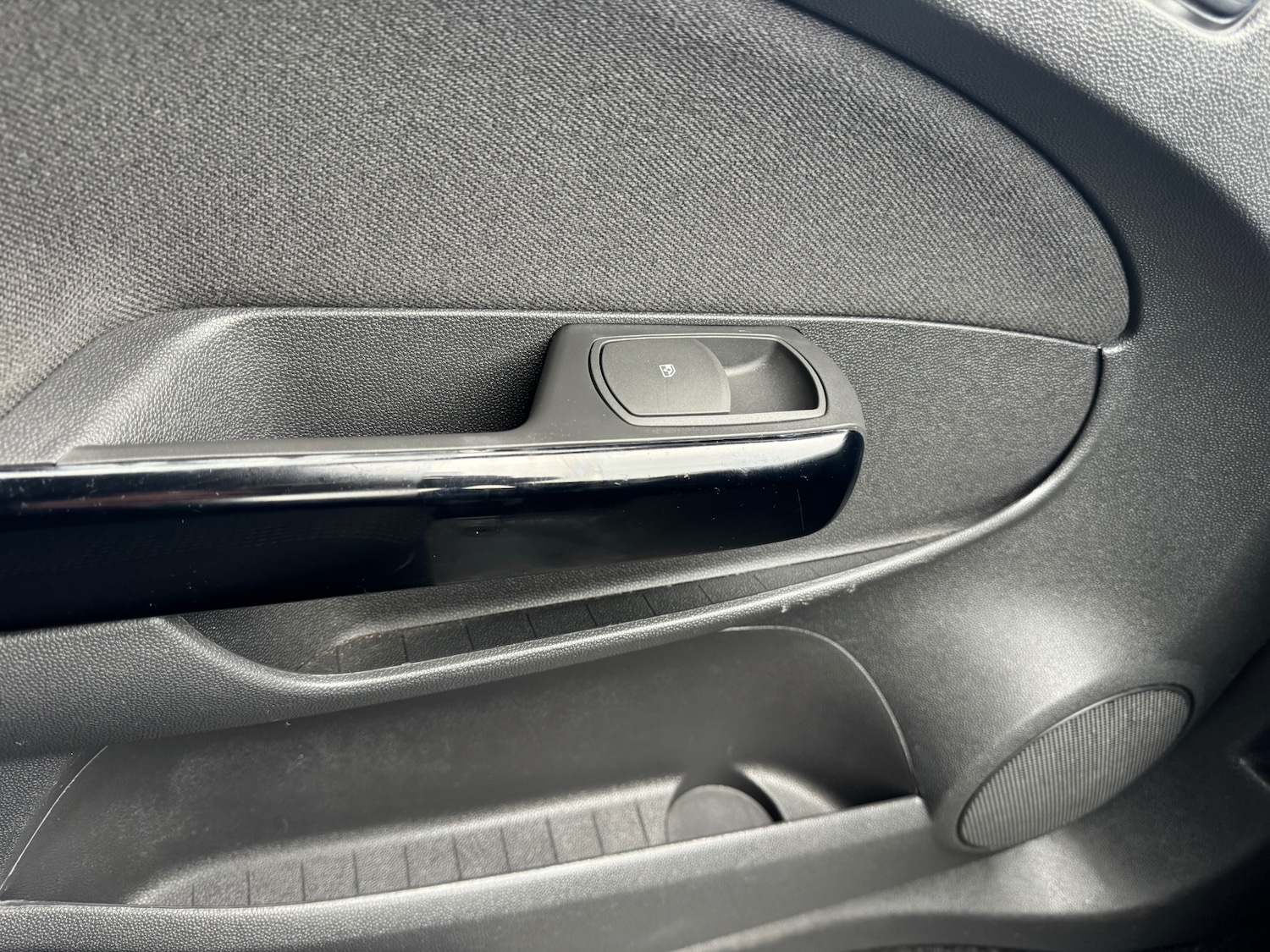 Used Vauxhall Corsa 2011 for sale - 77145189: Photo 17