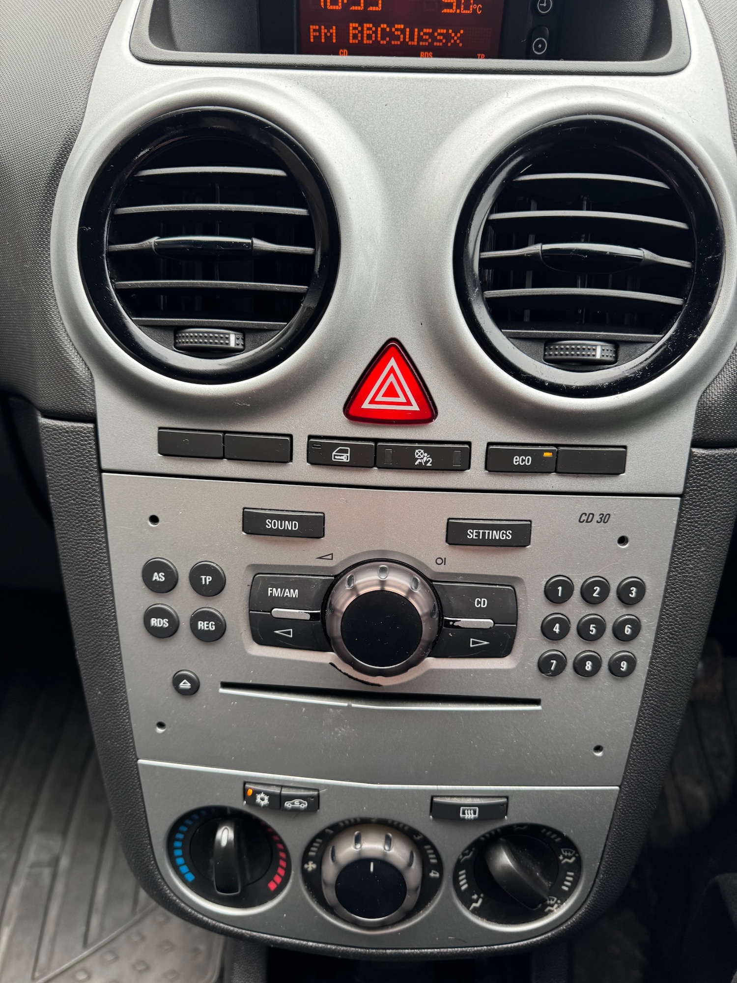 Used Vauxhall Corsa 2011 for sale - 77145189: Photo 19