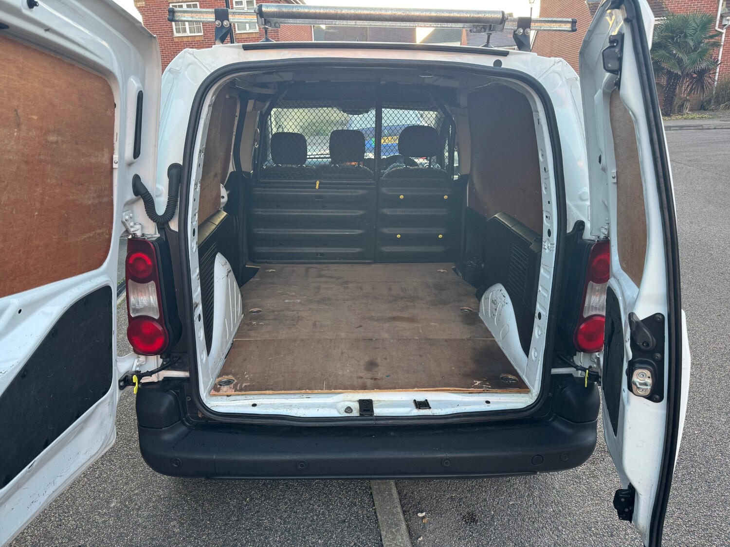 Used Peugeot Partner 2017 for sale - 76895648: Photo 10