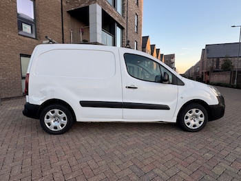 Used Peugeot Partner 2017 for sale - 76895648: Photo