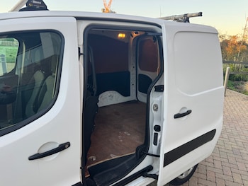 Used Peugeot Partner 2017 for sale - 76895648: Photo