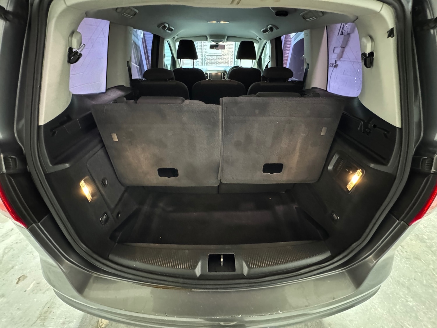 Used Volkswagen Sharan 2011 for sale - 77662678: Photo 18