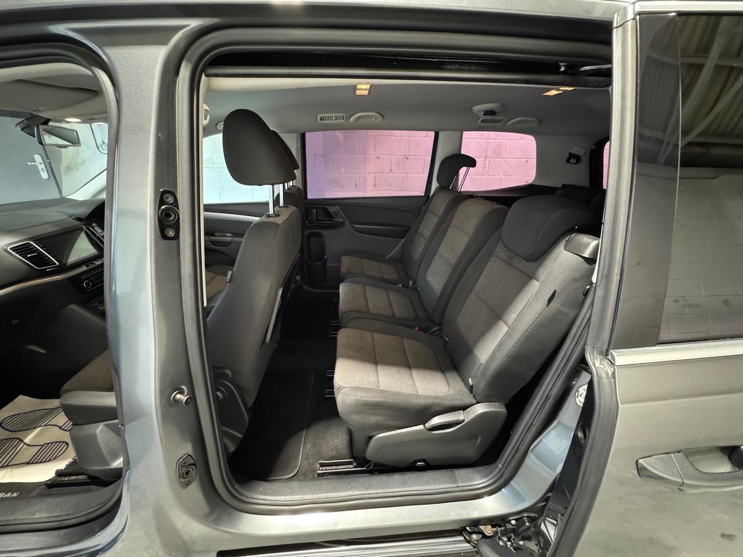 Used Volkswagen Sharan 2011 for sale - 77662678: Photo 21