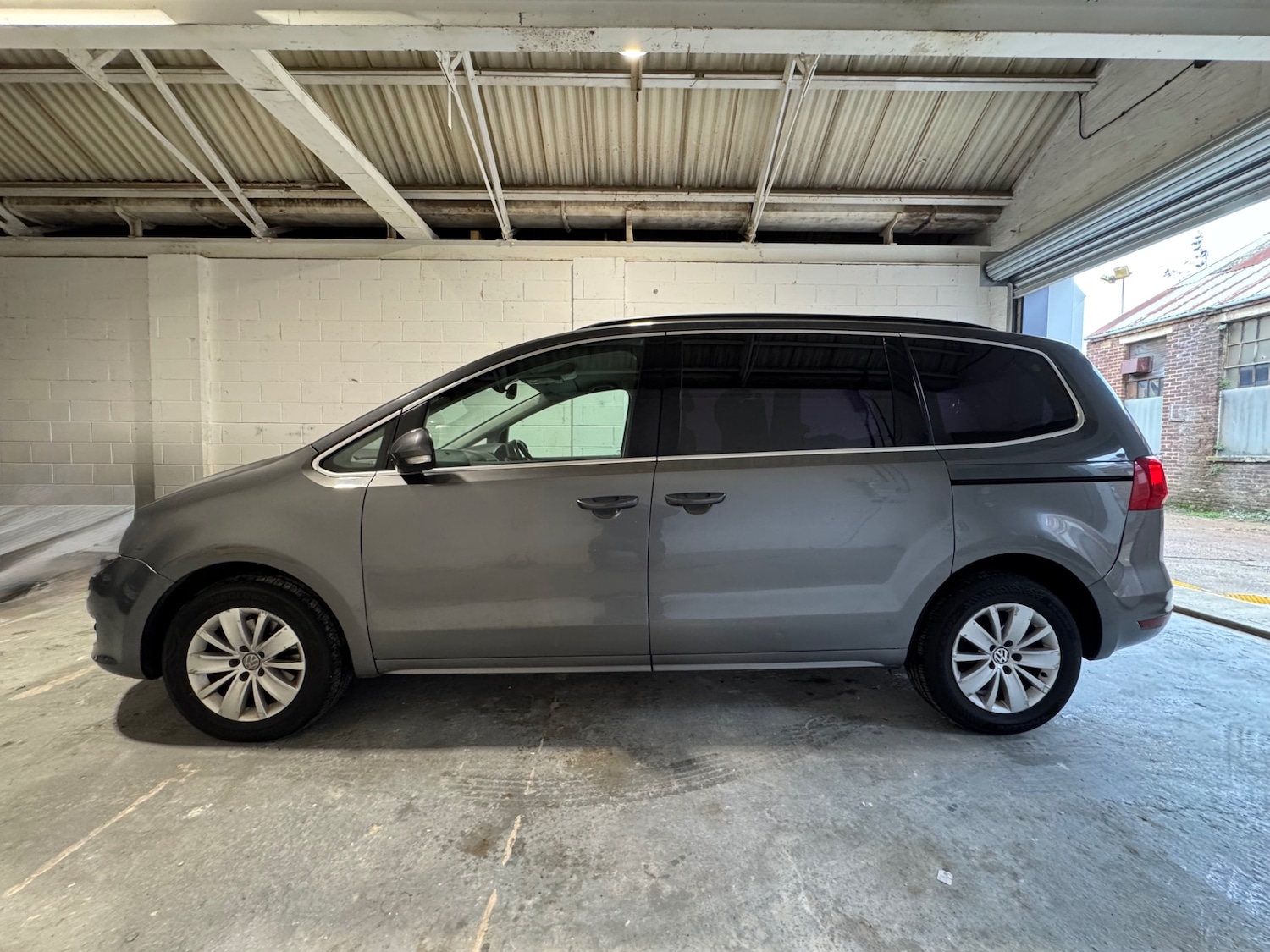 Used Volkswagen Sharan 2011 for sale - 77662678: Photo 4
