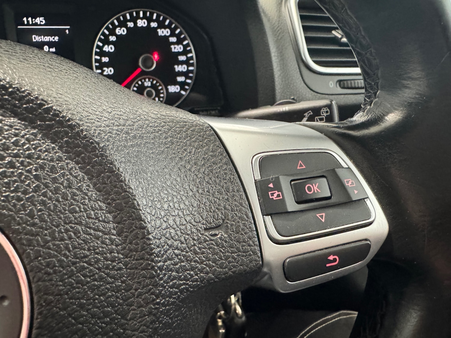 Used Volkswagen Scirocco 2011 for sale - 77145192: Photo 28