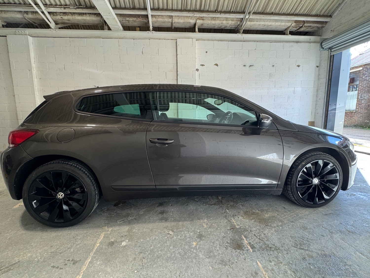 Used Volkswagen Scirocco 2011 for sale - 77145192: Photo 8