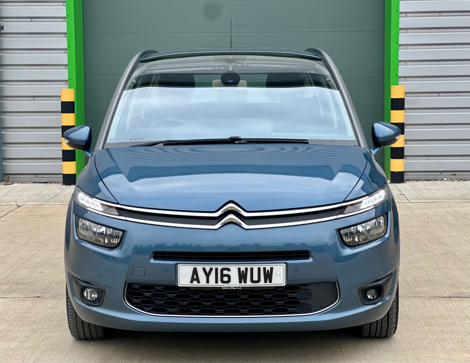 Used Citroen C4 Grand Picasso 2016 for sale - 76293397: Photo 2