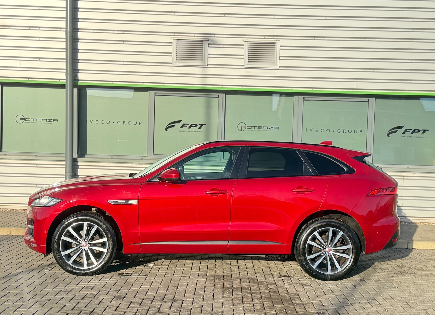 Used Jaguar F-Pace 2016 for sale - 77186513: Photo 39