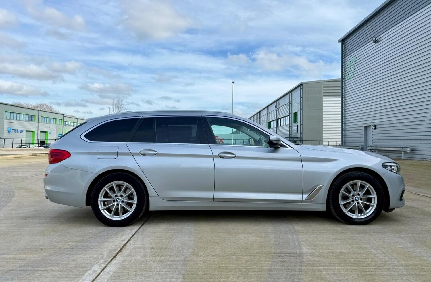 Used BMW 5 Series 2017 for sale - 77688998: Photo 44