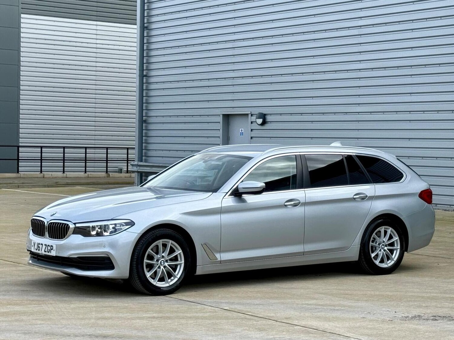 Used BMW 5 Series 2017 for sale - 77688998: Photo 56