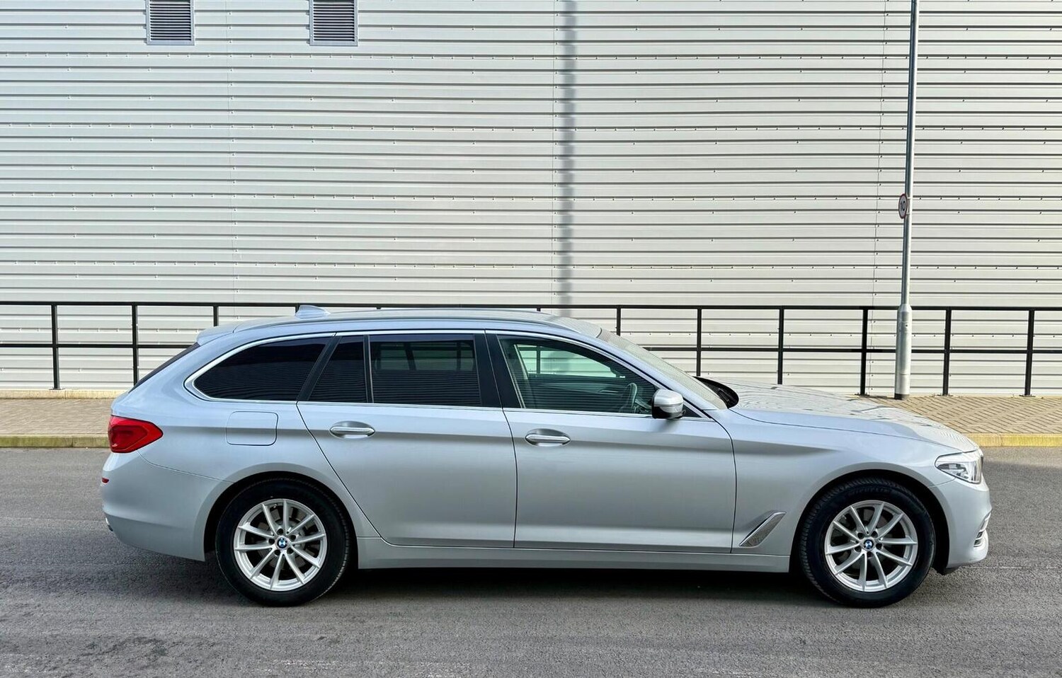 Used BMW 5 Series 2017 for sale - 77688998: Photo 65