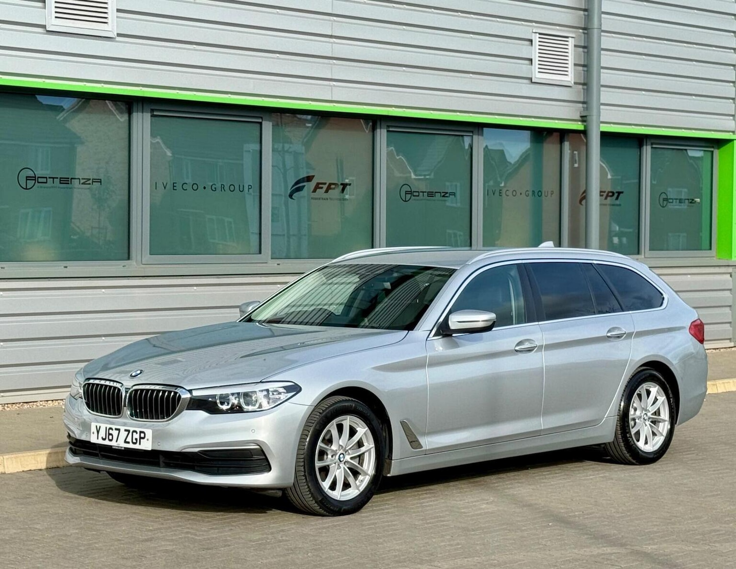 Used BMW 5 Series 2017 for sale - 77688998: Photo 77