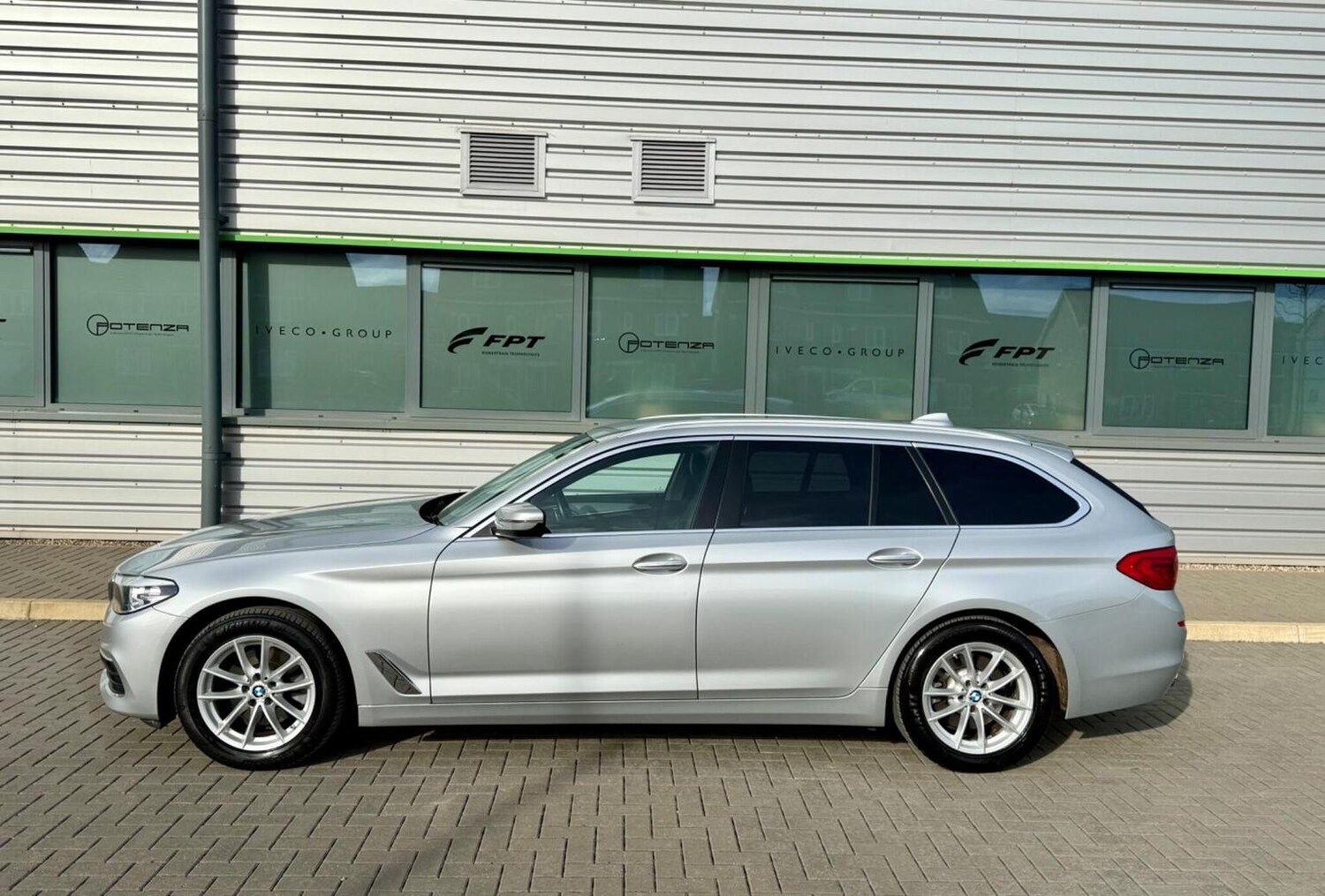 Used BMW 5 Series 2017 for sale - 77688998: Photo 78