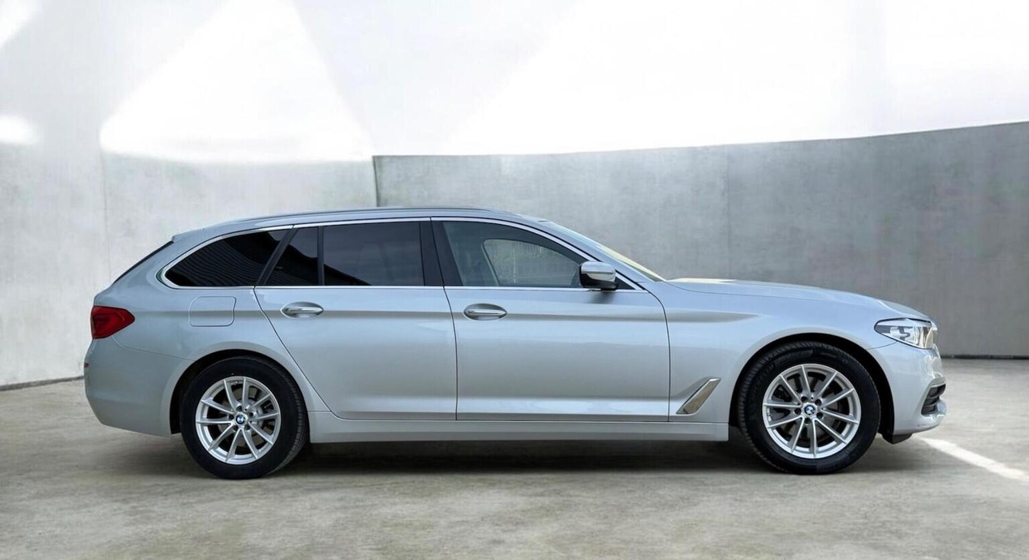 Used BMW 5 Series 2017 for sale - 77688998: Photo 8